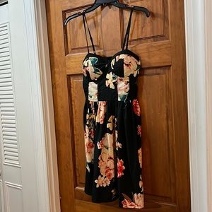 BNWT MINI FLOWY DRESS WITH BODICE